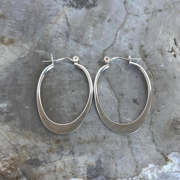 Silpada Sterling Silver 925 "Back To Basics" Hinged Clasp Oval Hoop Earrings - Picture 13 of 16